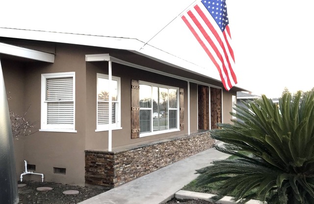 Tulare’s RARE FIND with a pool! Located in the Heart of California’s farmlands!