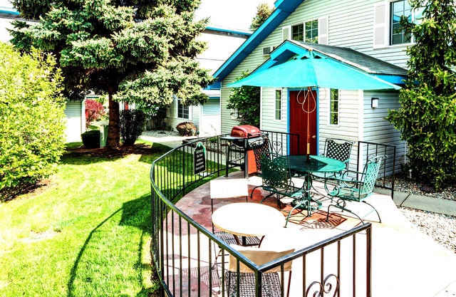 Turning Leaf Townhome Suites