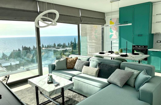 Turquoise Aarohi Apartment by DAMM's Villas