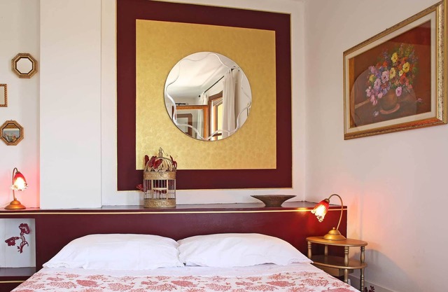 Tuscany villa and apartments with garden, BBQ, views, fantastic pool. Free WiFi