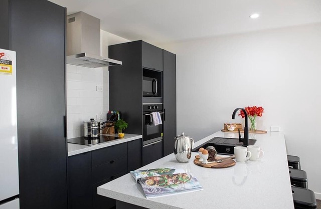 Twin Camellias | Modern Lynmore Getaway