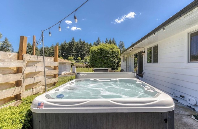 Two acres Home Hot tub, Pool table and Game room