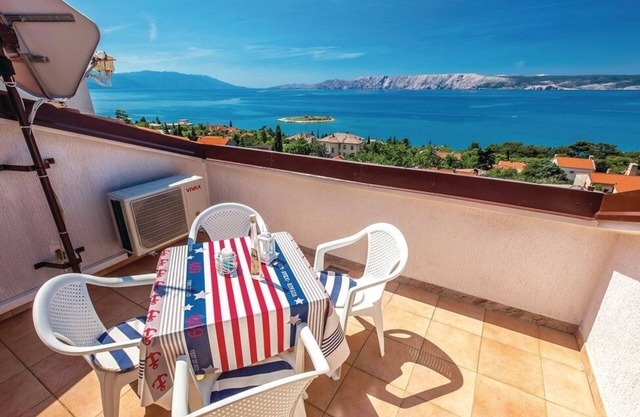 Two bedroom apartment with terrace and sea view Novi Vinodolski (A-15946-b)