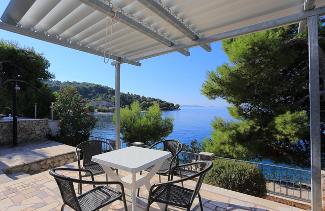 Two bedroom apartment near beach Okrug Donji, Čiovo (A-19974-b)