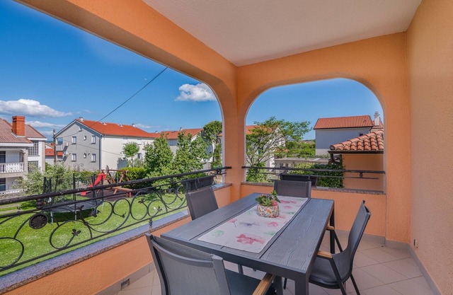 Two bedroom apartment with terrace Porat, Krk (A-19344-a)