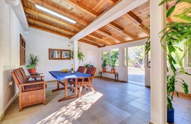 Two bedroom apartment with terrace Nerezine, Lošinj (A-8049-b)