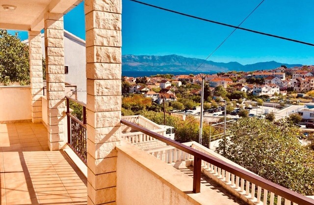 Two bedroom apartment with terrace and sea view Sutivan, Brač (A-2846-b)