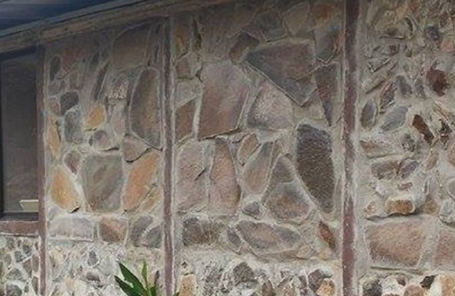 Two Bedroom Apt, Cozy, Comfy. BUDGET PRICES, we are an ECO RETREAT