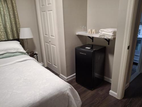 Two-Bedroom Home Private Parking 25 min to NYC