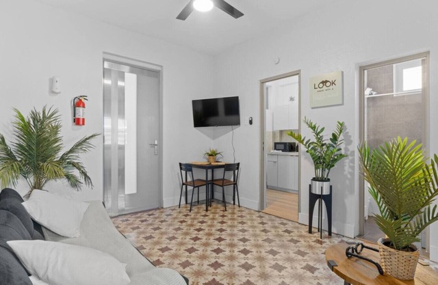 Two-Bedroom Retreat in LaPlacita