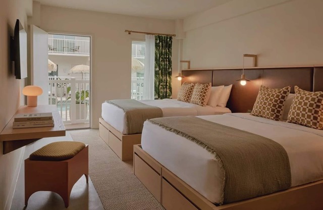 Two Elegant Double Queen Suite Near Beach – Sand & Sea Luxury Stay