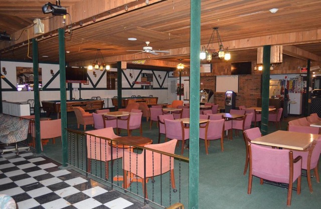 Two Hills Inn
