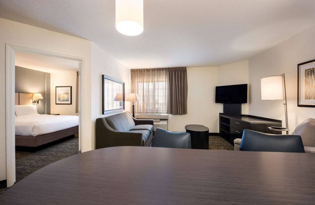 Two Relaxing Suites with Full Kitchens l Close to Nashville Zoo & Nature Trail