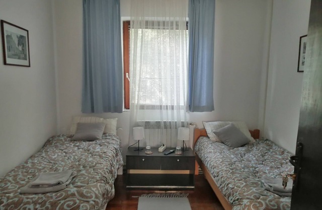 Two Towers Hostel with Shared bahtroom
