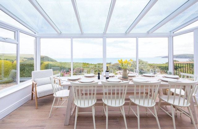 Ty Perci Penrhiw, Holiday Cottage Cwm Yr Eglwys, Sleeps 8, 4 bedrooms, bathrooms