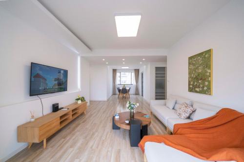 Tyms Luxury 4BR 2BA APT Residence