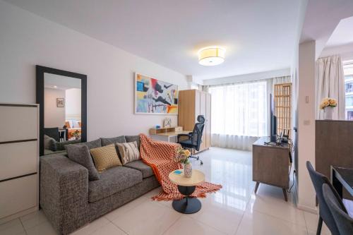 Tyms Xujiahui Stylish 1BR APT