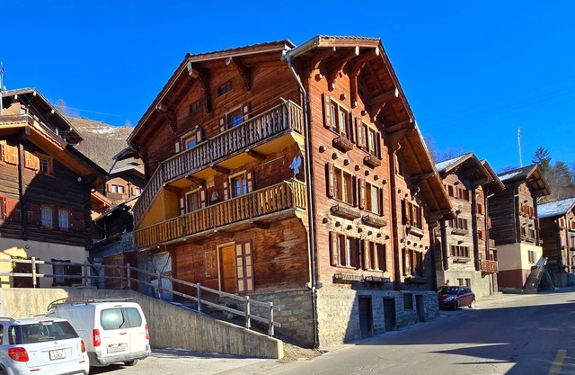 Typical flat Le Ver Luisant. Val d'Hérens