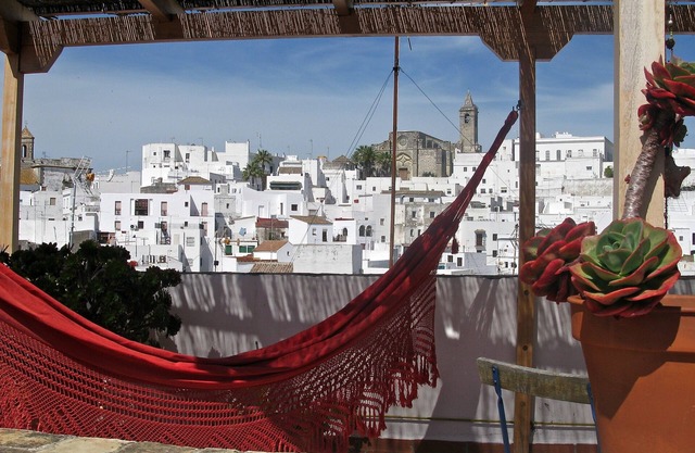 TYPICAL HOUSE WITH TERRACE AND BEAUTIFUL VIEWS OF THE OLD TOWN. VTAR/CA/00548