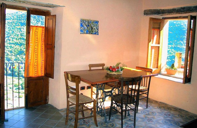 Typical house in Calabrese historic center, Culture, Sea, Mountains, History