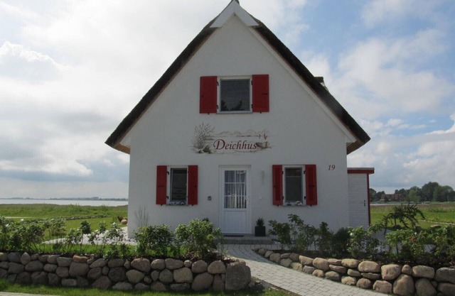 u with direct lagoon views. Only a stone's throw v Baltic Sea beach.