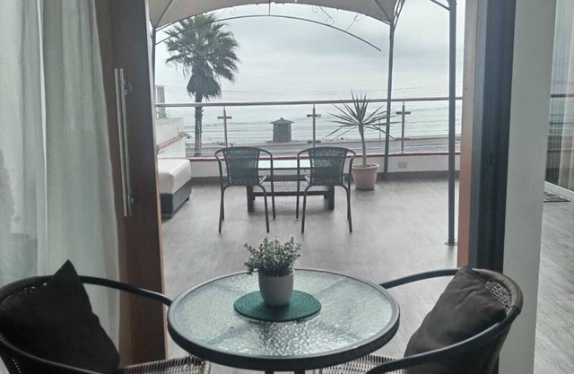 Ubicado al frente de la playa, excelente opción para vacaiones en pareja.