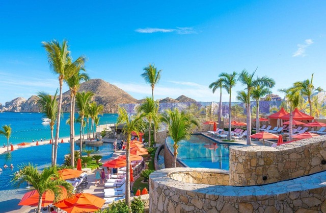 Ultimate 5-Star Villa in Cabo: Pool & Beach Paradise