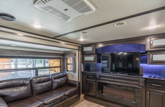 Ultimate Glamping - 42' Grand Design RV Overlooking the Catch and Release Pond
