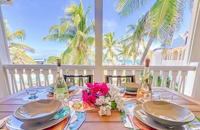 Ultramarine direct access to Orient Bay beach 2 bedrooms