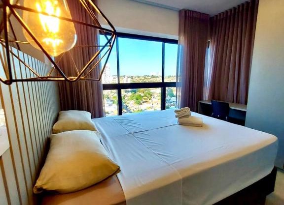 Uma Linda Vista com Quarto Privativo no Ed. Vertigo