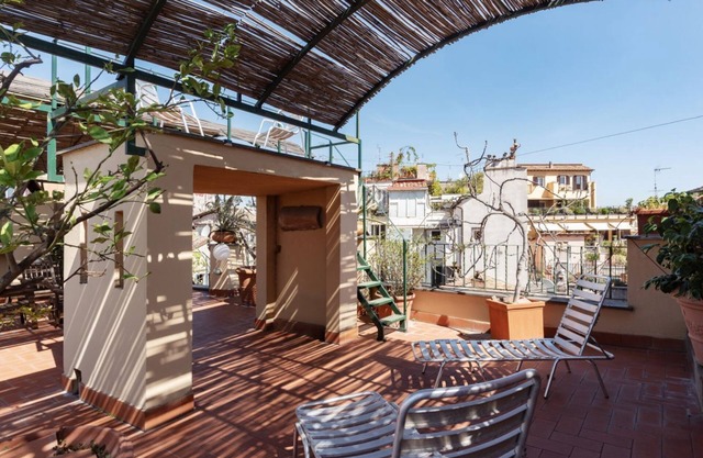 Un super attico con terrazze spettacolari nel cuore di Roma