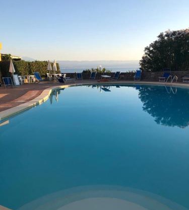 Una Piscina sul Mare Apartment