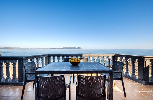 UNBEATABLE SEA VIEWS