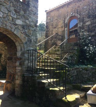 une chambre d hôtes avec petit dejeuner