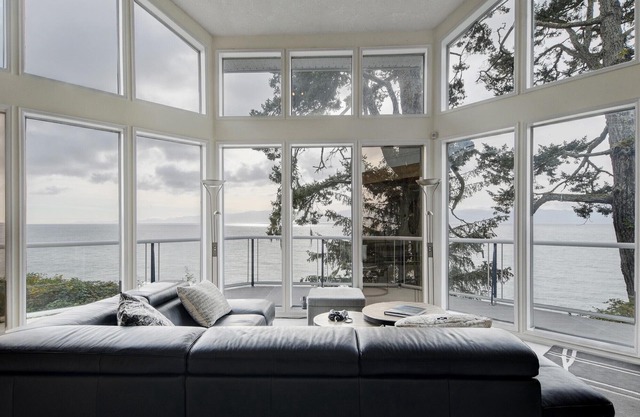 Unforgettable Oceanfront House on Vancouver Island