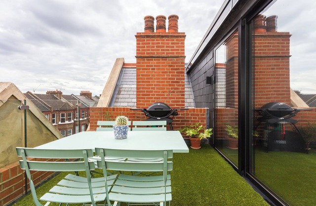 Unique 2 bed penthouse in Kensal Rise!