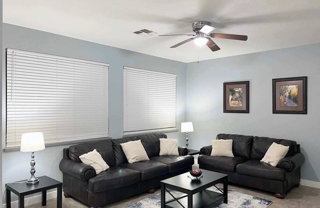 Unique! 3br Townhouse with Community Pool