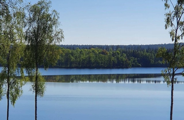 Unique accommodation in tranquility with stunning lake views!