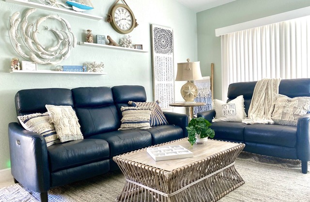 Unique Coastal Retreat W/2 Kings