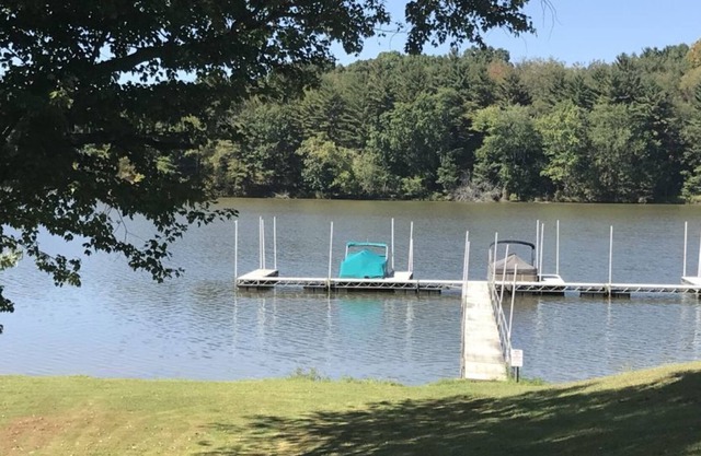 Unique comfy and cozy Lake Front Cabin on beautiful Seneca Lake!