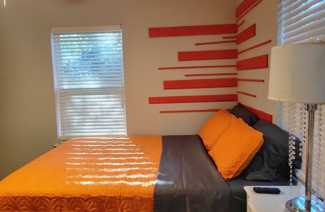 Unique & Cozy 2 Bed Private Apartment UNT/TWU/Medical City