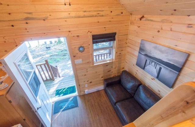 Unique glamping experience - Bunkies on the Lake