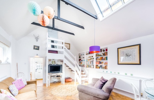 Unique holiday house in the centre of Arundel sleeps 4-5 guests