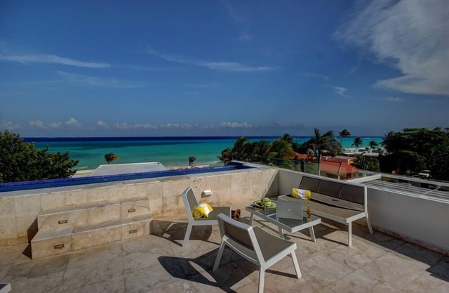 Unique New 6 Bedroom villa 5steps to the Best Beach in Playa del Carmen 16pax