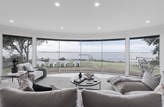 Unique & Premium Waterfront Luxury Retreat-Private Jetty-Pet Friendly