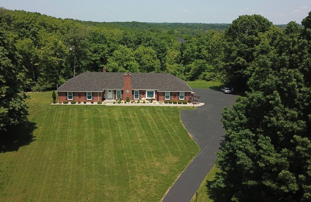 Unique Serenity - Entire Home On Private 3-Acres in Metro. Expo Center, Bourbon