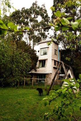 Unique Tree House Hideaway in Nature