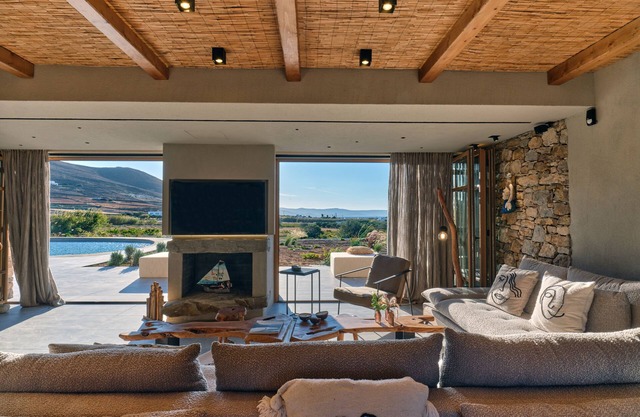 Unique Villa with pool & farm, 5 minutes from the beach