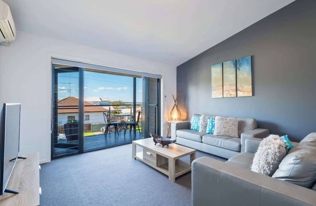 Unit 3 - Modern 2BR Apartment on Huskisson Main Street By Nautilus Apartments Je