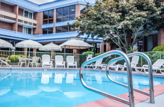 University Place Hotel & Conference Center